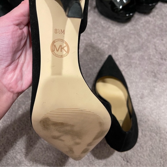 NWOT MICHAEL KORS BLACK SUEDE PUMPS 8.5 - Picture 9 of 9
